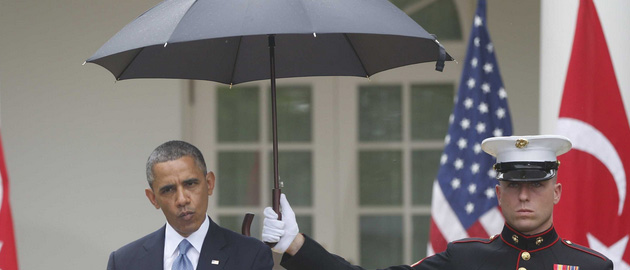 obamamarineumbrella.jpg